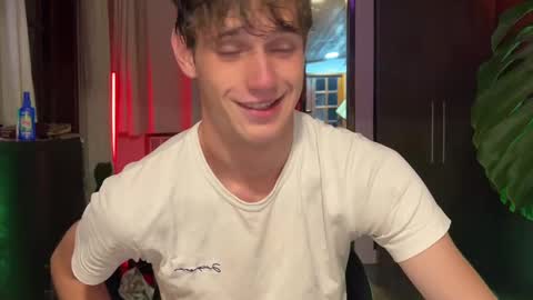 Snapshot of mason_gallagher chatting on 11.09.25 Mason online show from 11.09.25