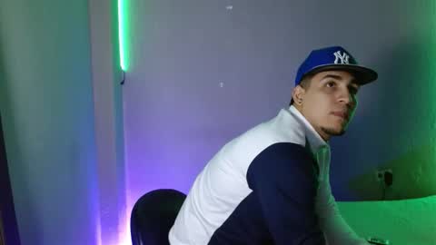 Snapshot of massimo_vidal chatting on 11.30.25 massimo_vidal online show from 11.30.25