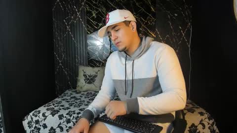 Snapshot of massimo_vidal chatting on 02.14.26 massimo_vidal online show from 02.14.26