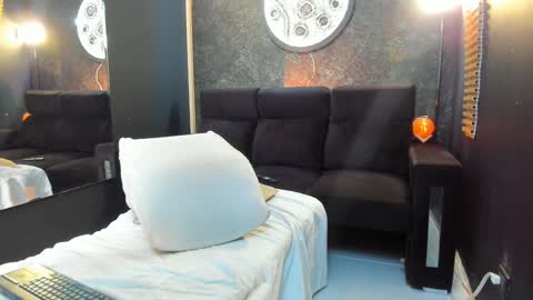 massimowalton2 online show from 01.25.25