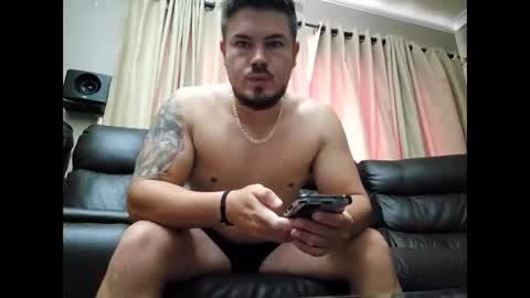 Snapshot of master__blue__eye chatting on 11.28.25 Master Blue Eye online show from 11.28.25