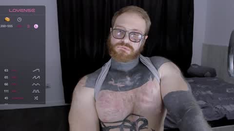 Snapshot of master_oil chatting on 12.18.24 Huge Alex online show from 12.18.24