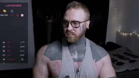 Snapshot of master_oil chatting on 12.31.24 Huge Alex online show from 12.31.24