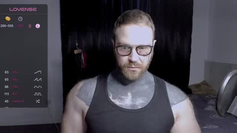 Snapshot of master_oil chatting on 01.31.25 Huge Alex online show from 01.31.25