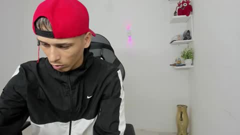 Snapshot of masteralda09 chatting on 11.30.25 Alpha junior online show from 11.30.25