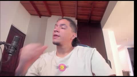 Juan Independent Model online show from 02.15.25