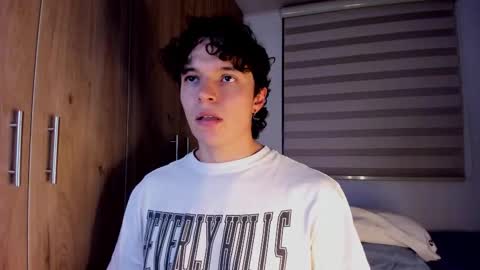 Snapshot of mastrangelo_x chatting on 03.04.26 mastrangelo_x online show from 03.04.26