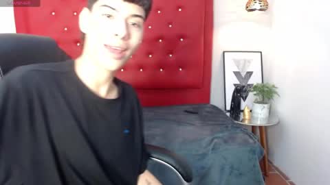 Snapshot of mateo_daza chatting on 05.13.26 MATEO online show from 05.13.26