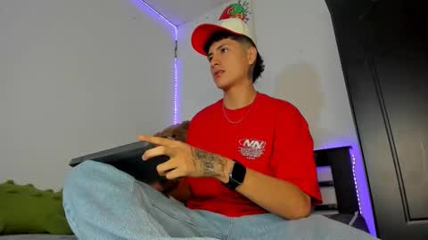 Snapshot of mateo_escobar chatting on 11.29.25 mateo_escobar online show from 11.29.25