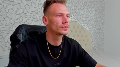 Snapshot of mateobenjamin chatting on 12.02.24 MateoBenjamin online show from 12.02.24