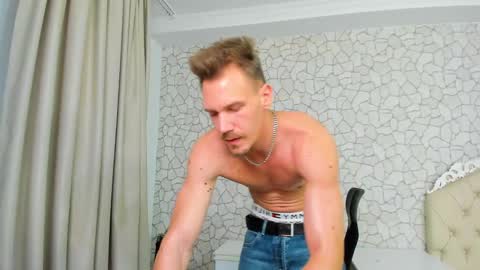 Snapshot of mateobenjamin chatting on 01.28.25 MateoBenjamin online show from 01.28.25