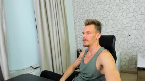 Snapshot of mateobenjamin chatting on 02.02.25 MateoBenjamin online show from 02.02.25