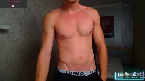 Snapshot of mateobenjamin chatting on 11.10.25 MateoBenjamin online show from 11.10.25