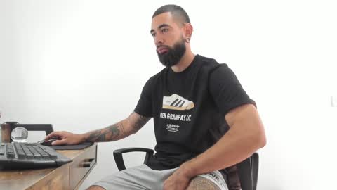 Snapshot of matheusbeard2 chatting on 01.30.25 Matheus online show from 01.30.25