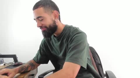 Snapshot of matheusbeard2 chatting on 02.19.25 Matheus online show from 02.19.25