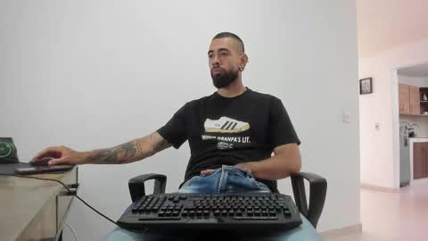 Snapshot of matheusbeard2 chatting on 11.27.25 Matheus online show from 11.27.25