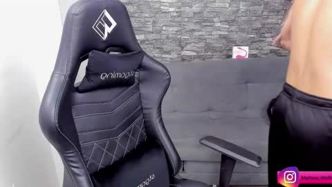 Mathew Independent model online show from 10.16.25