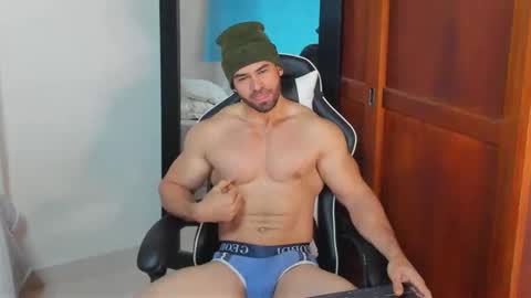 Snapshot of mathews_smith chatting on 10.15.25 mathews_smith online show from 10.15.25