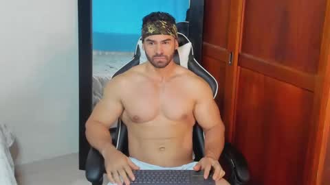 Snapshot of mathews_smith chatting on 11.23.25 mathews_smith online show from 11.23.25