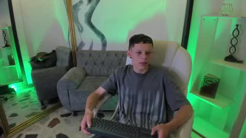 Snapshot of mathewsanz_ chatting on 04.01.26 MathewSanz online show from 04.01.26