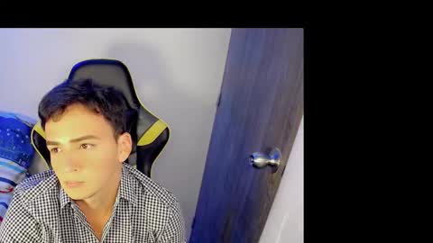 Snapshot of mathiass_twinkk_ chatting on 03.21.26 MATHIAS online show from 03.21.26