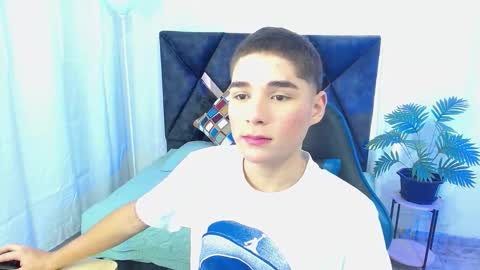 Snapshot of matiii18 chatting on 09.29.25 Mati online show from 09.29.25