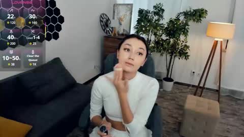 Kate online show from 12.20.25