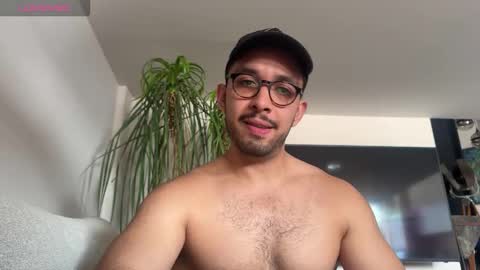 Snapshot of matt_artim chatting on 11.04.25 The Matt Leon online show from 11.04.25