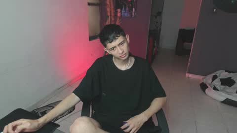 Snapshot of mattias_dantee chatting on 02.06.25 mattias online show from 02.06.25