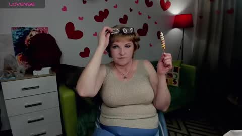 Snapshot of mature_blonde7 chatting on 02.18.25 Lana online show from 02.18.25