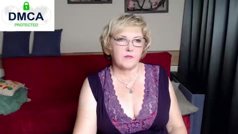 Snapshot of mature_blonde7 chatting on 10.10.25 Lana online show from 10.10.25