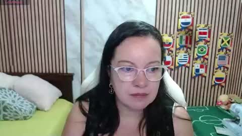 Snapshot of mature_wolf chatting on 06.26.26 Sonia online show from 06.26.26