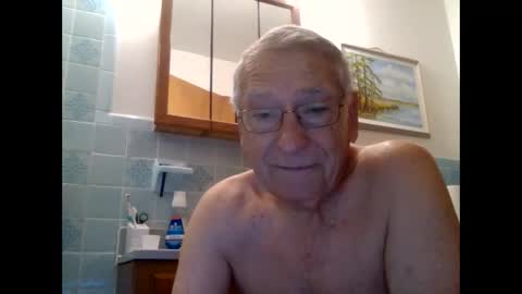 Snapshot of maturecouple1954 chatting on 09.18.25 SXECPL55 at G mail Dot Com online show from 09.18.25