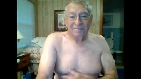 Snapshot of maturecouple1954 chatting on 09.21.25 SXECPL55 at G mail Dot Com online show from 09.21.25