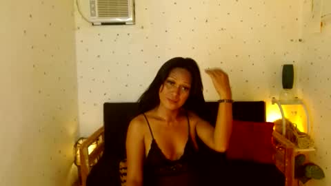 Snapshot of maturity_mommy_intown chatting on 09.12.25 maturity_mommy_intown online show from 09.12.25