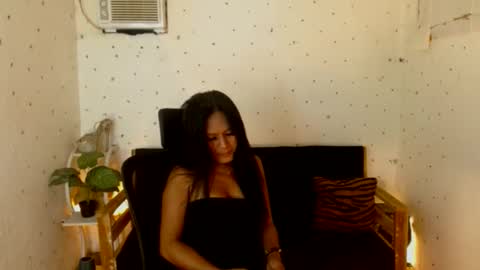 Snapshot of maturity_mommy_intown chatting on 10.10.25 maturity_mommy_intown online show from 10.10.25