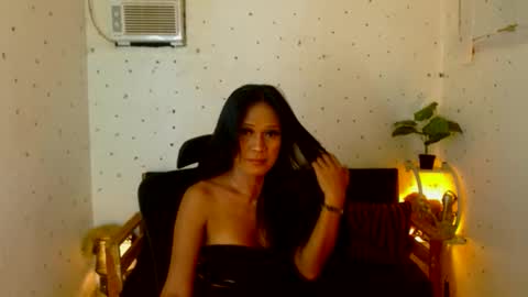 Snapshot of maturity_mommy_intown chatting on 10.12.25 maturity_mommy_intown online show from 10.12.25