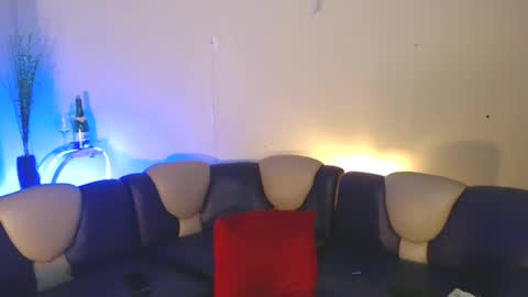 Snapshot of maturity_mommy_intown chatting on 10.25.25 maturity_mommy_intown online show from 10.25.25