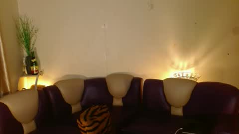 Snapshot of maturity_mommy_intown chatting on 11.21.25 maturity_mommy_intown online show from 11.21.25