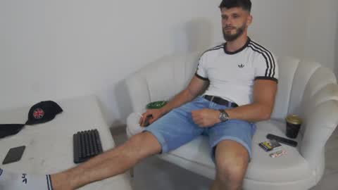 Snapshot of mauro_real_man chatting on 06.15.26 mauro_real_man online show from 06.15.26