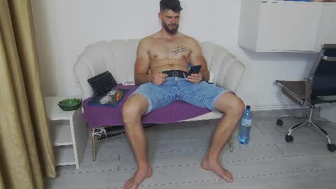 Snapshot of mauro_real_man chatting on 07.04.26 mauro_real_man online show from 07.04.26