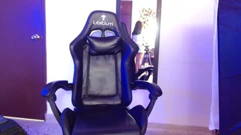 Max  Ashley online show from 01.31.25