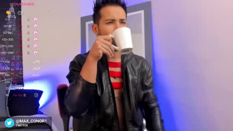 Snapshot of max_conor_ chatting on 02.12.25 Max Conor online show from 02.12.25