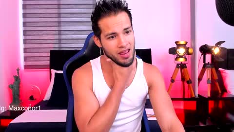 Snapshot of max_conor_ chatting on 03.07.25 Max Conor online show from 03.07.25