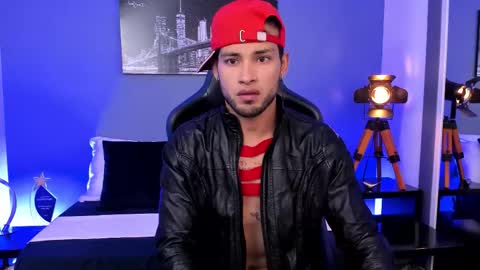 Snapshot of max_conor_ chatting on 09.21.25 Max Conor online show from 09.21.25