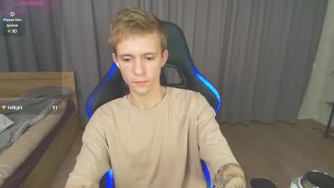 Max Gen with tats 24years  And Ethan without tats 20 years online show from 02.10.25