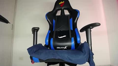 MAX online show from 05.10.26