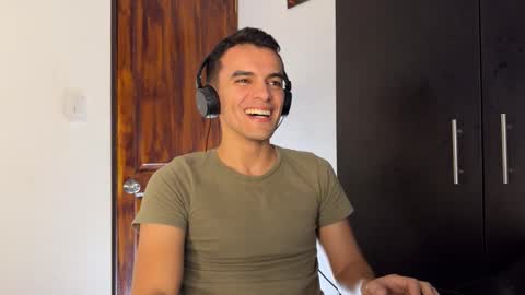 Max Lancaster online show from 12.04.24