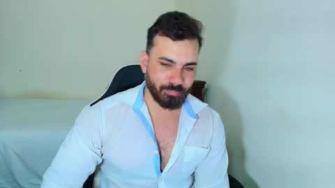 Snapshot of max_love25 chatting on 10.04.25 max_love25 online show from 10.04.25