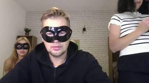 Max  Aliya online show from 11.03.25